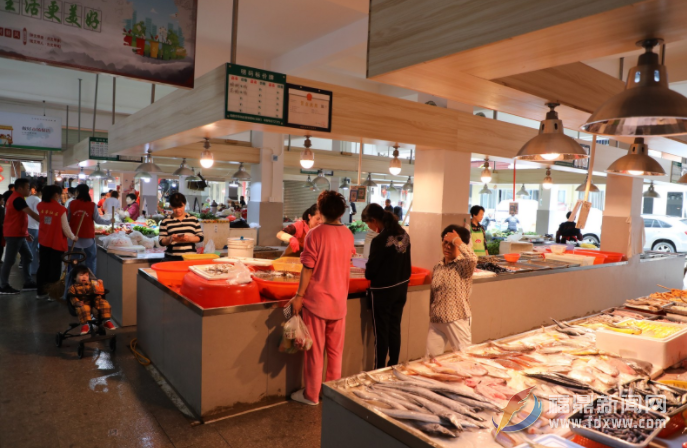 提档升级！百家乐平台这个农贸市场飘出“文明风”…