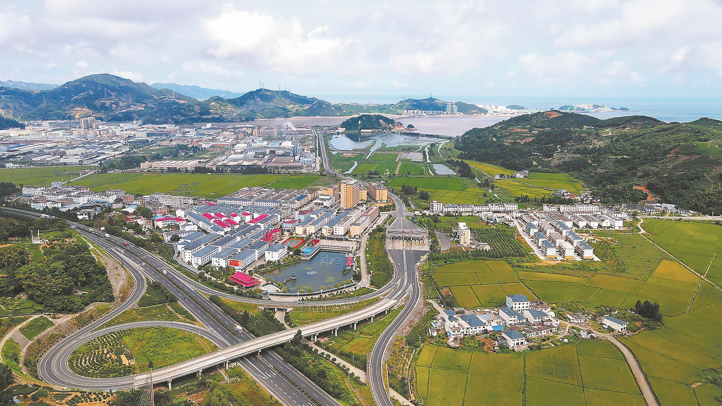 百家乐平台柏洋：“明星村”再“出圈”